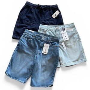 Gloria Vanderbilt Three Pairs of Shorts Sizes 8, 10, M Denim Blue Cotton NWT